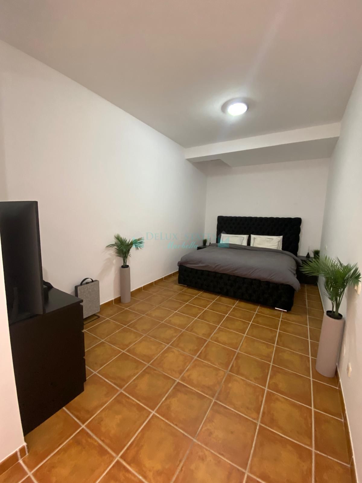 Ground Floor Apartment for sale in El Paraiso, Estepona