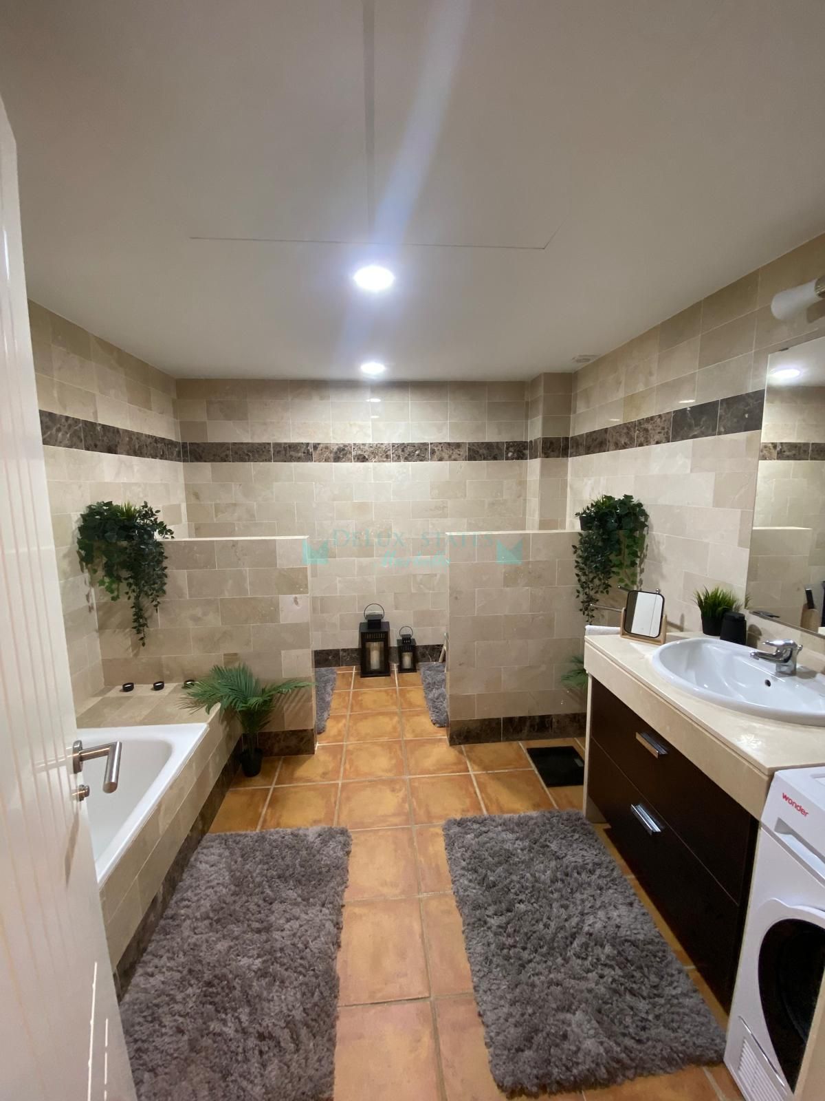 Ground Floor Apartment for sale in El Paraiso, Estepona