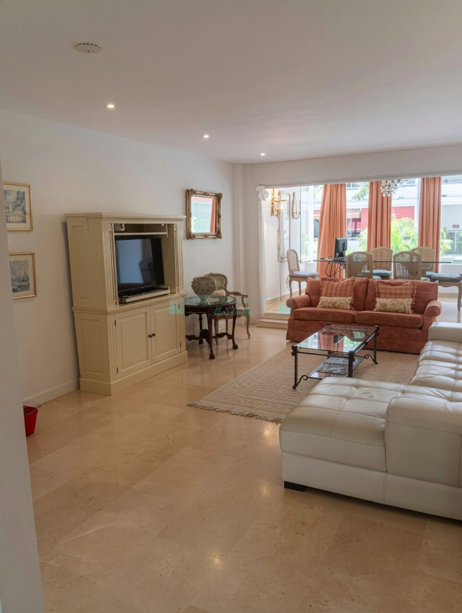 Apartment for sale in Beach Side Golden Mile, Marbella Golden Mile