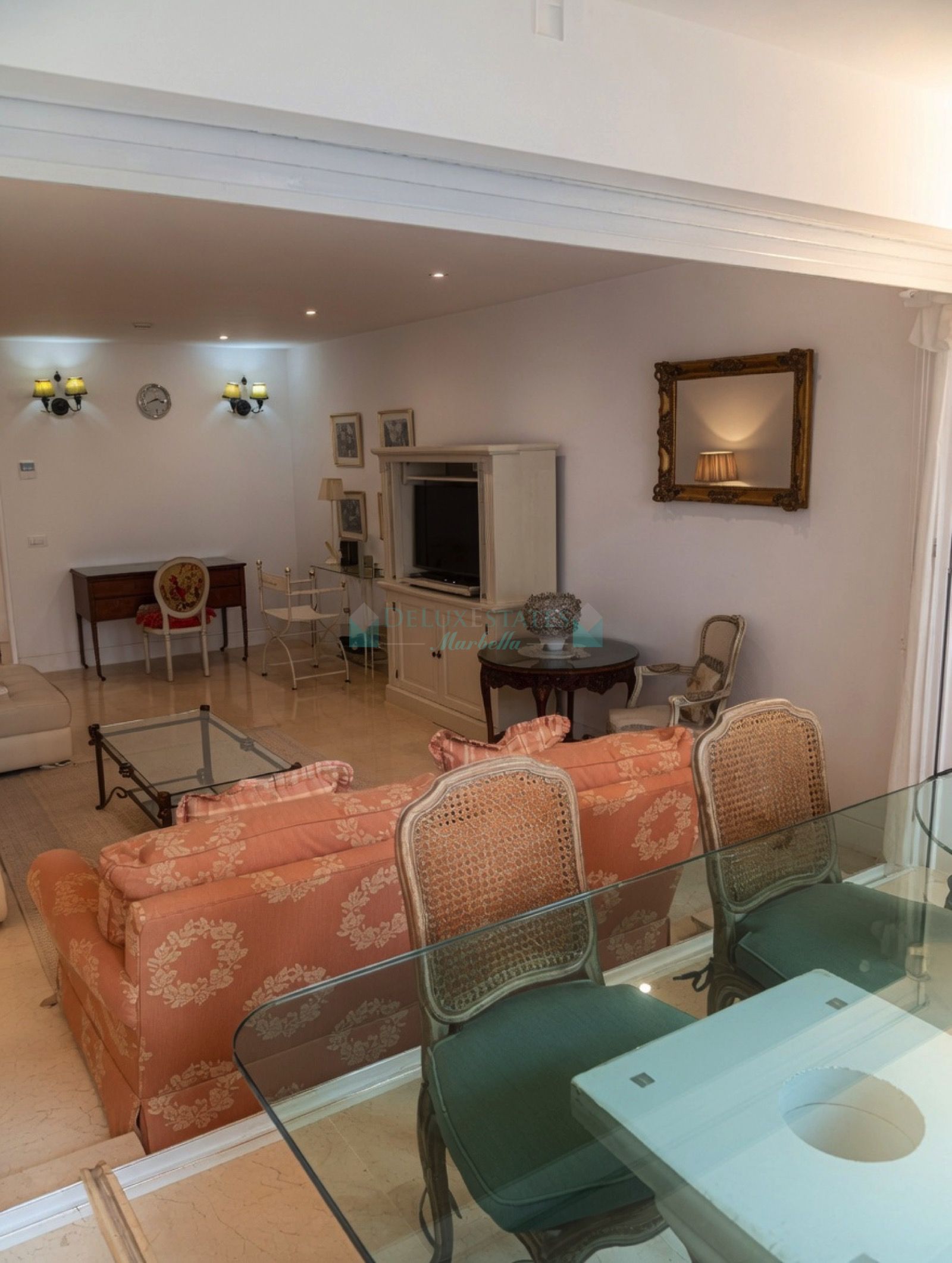 Apartment for sale in Beach Side Golden Mile, Marbella Golden Mile