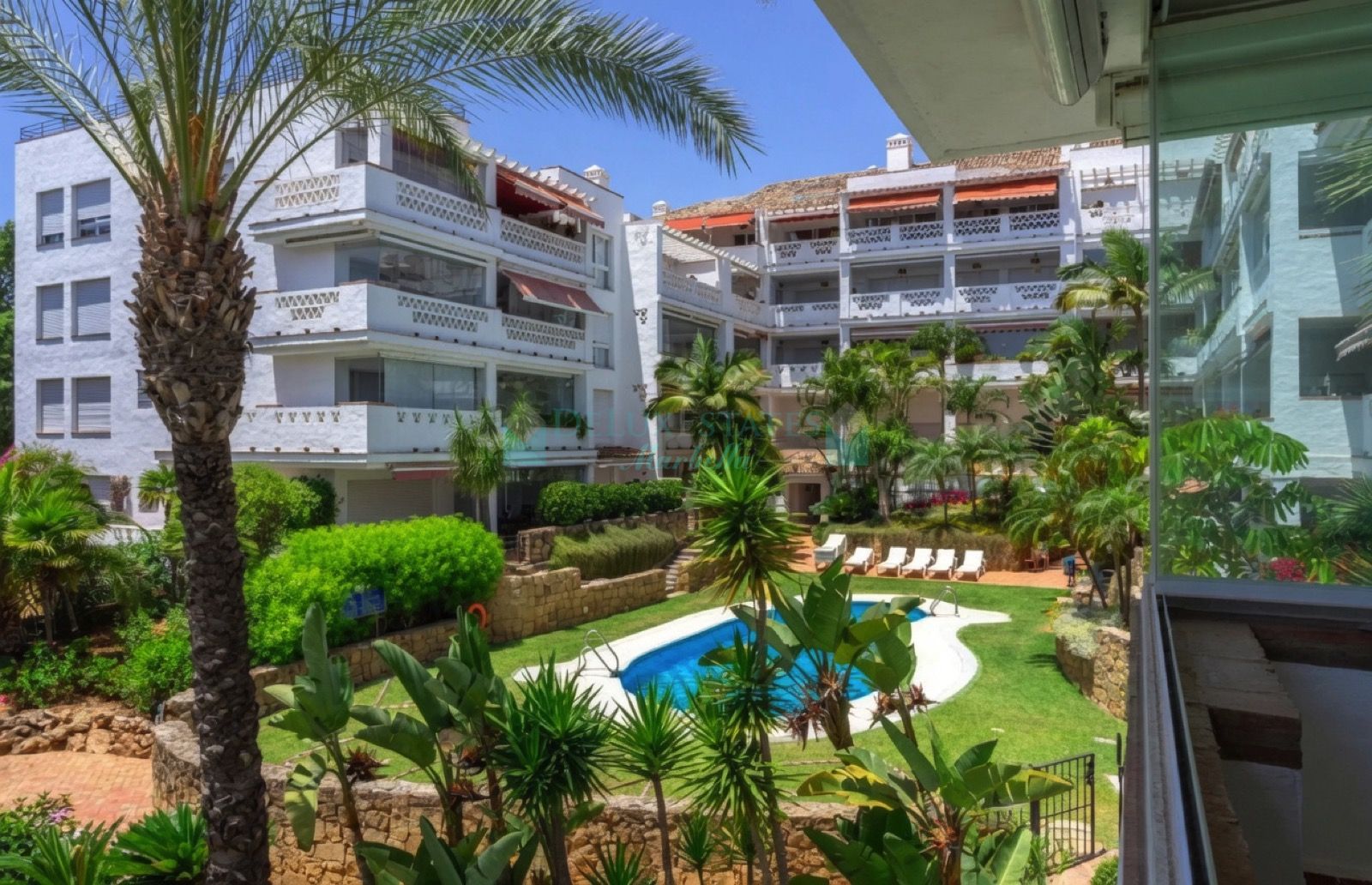 Apartment for sale in Beach Side Golden Mile, Marbella Golden Mile