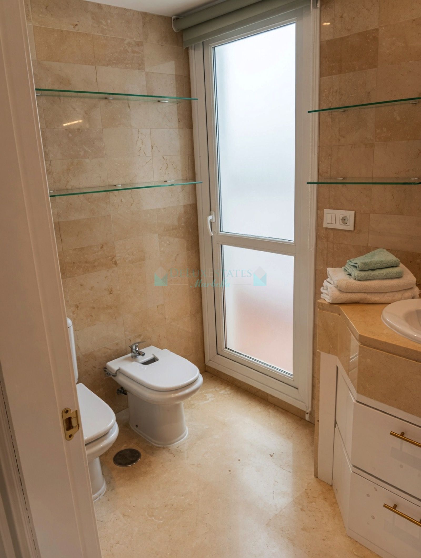 Apartment for sale in Beach Side Golden Mile, Marbella Golden Mile