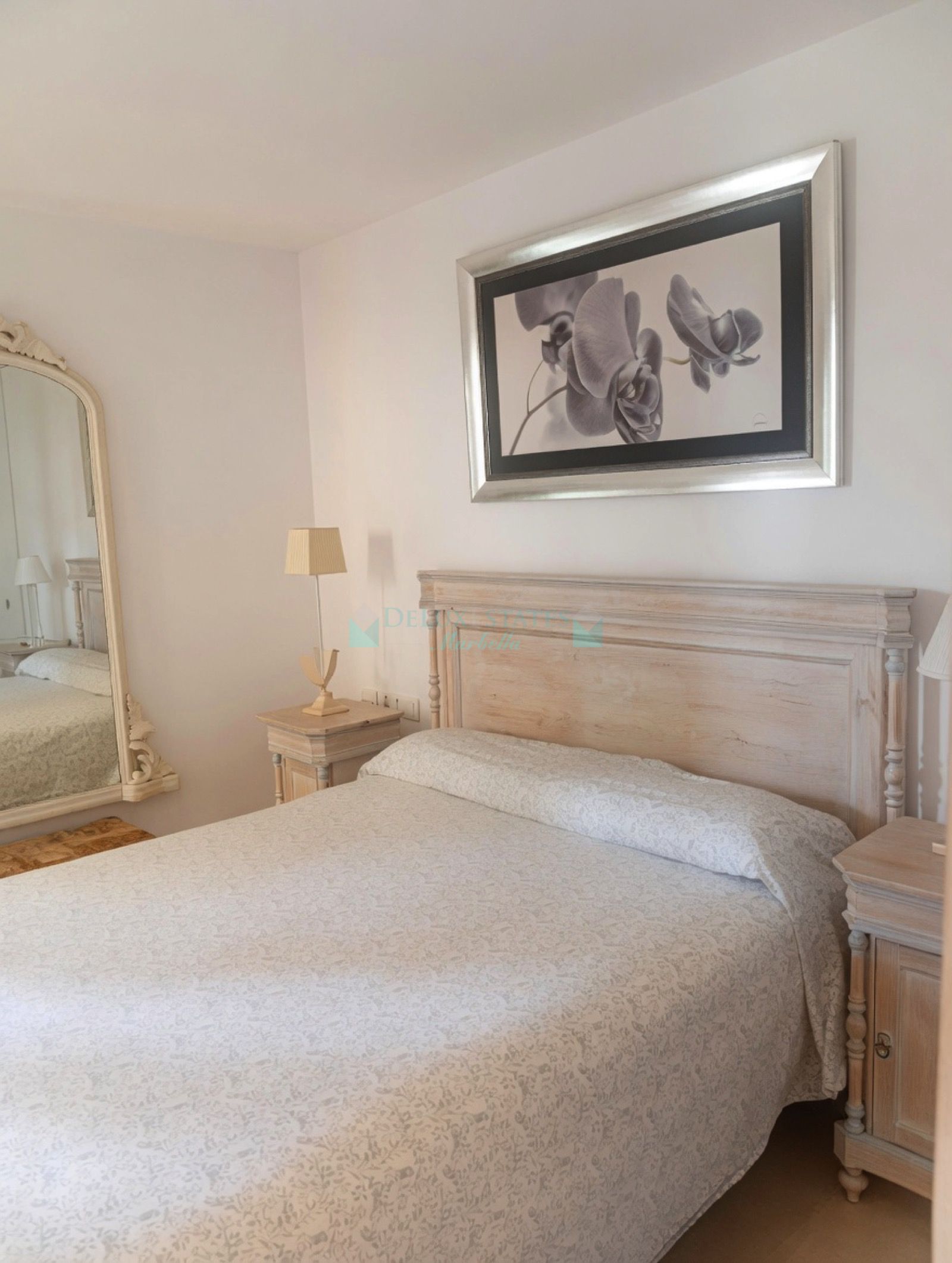 Apartment for sale in Beach Side Golden Mile, Marbella Golden Mile