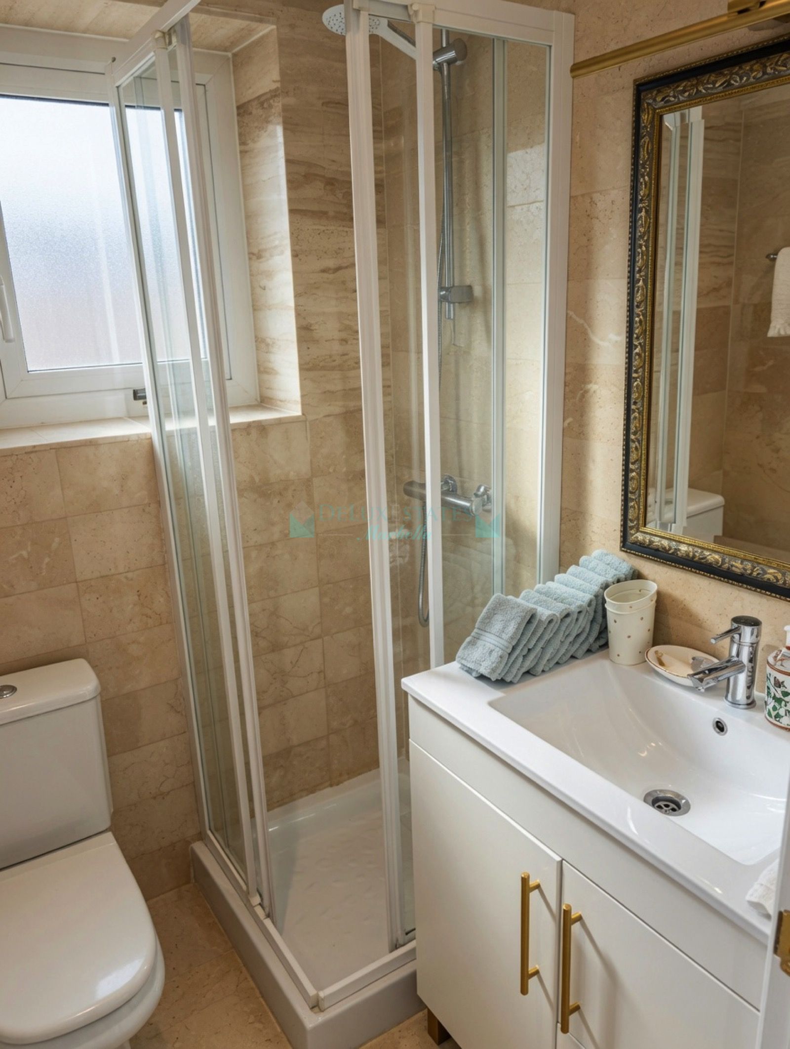 Apartment for sale in Beach Side Golden Mile, Marbella Golden Mile