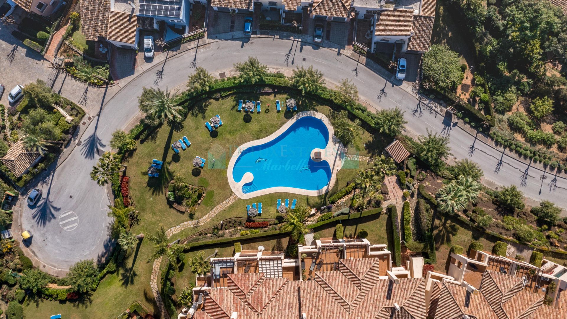 Apartamento Planta Baja en venta en Los Arqueros, Benahavis