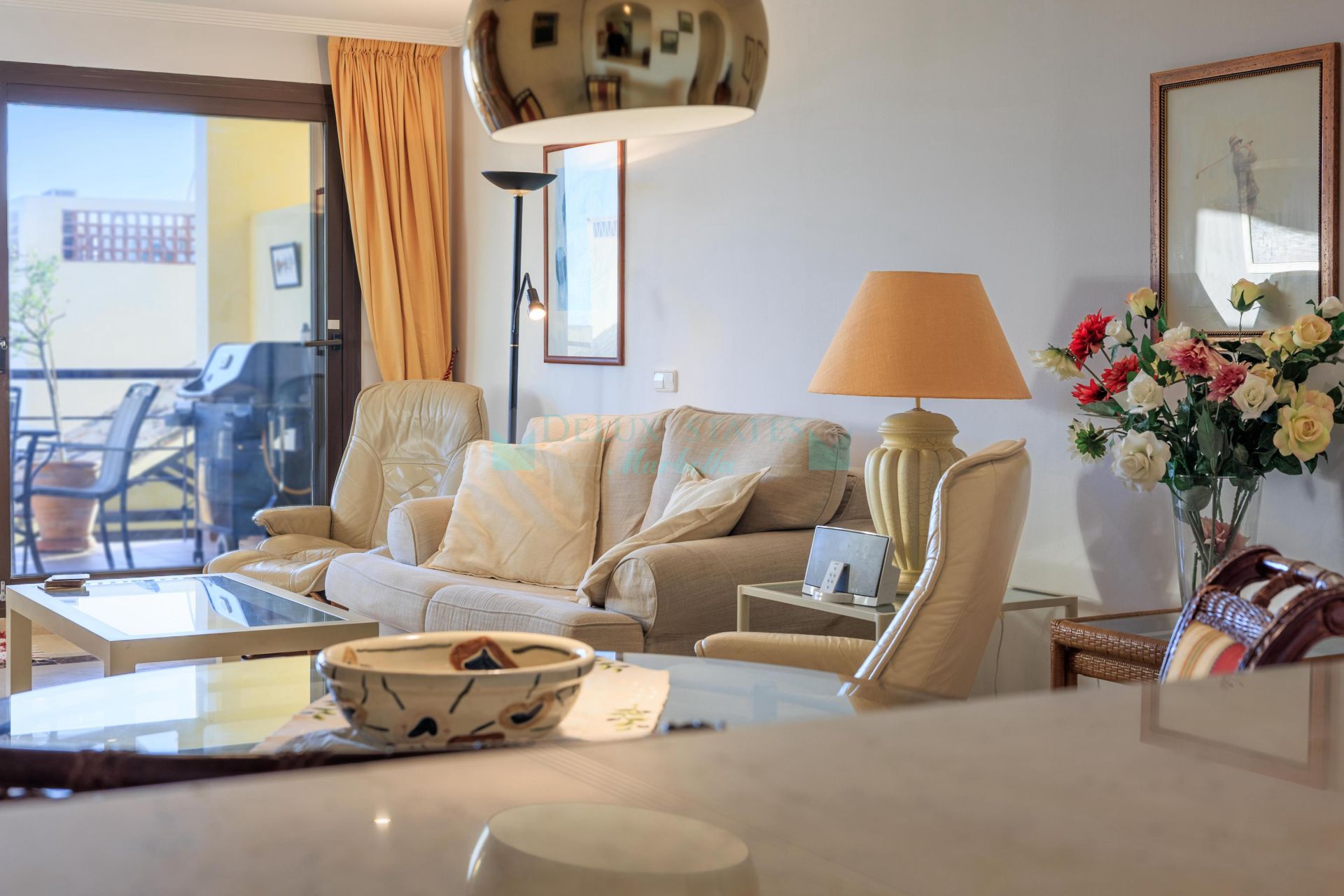 Apartamento Planta Baja en venta en Los Arqueros, Benahavis