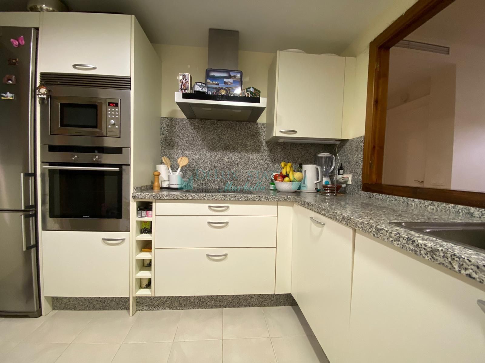 Ground Floor Apartment for sale in El Campanario, Estepona