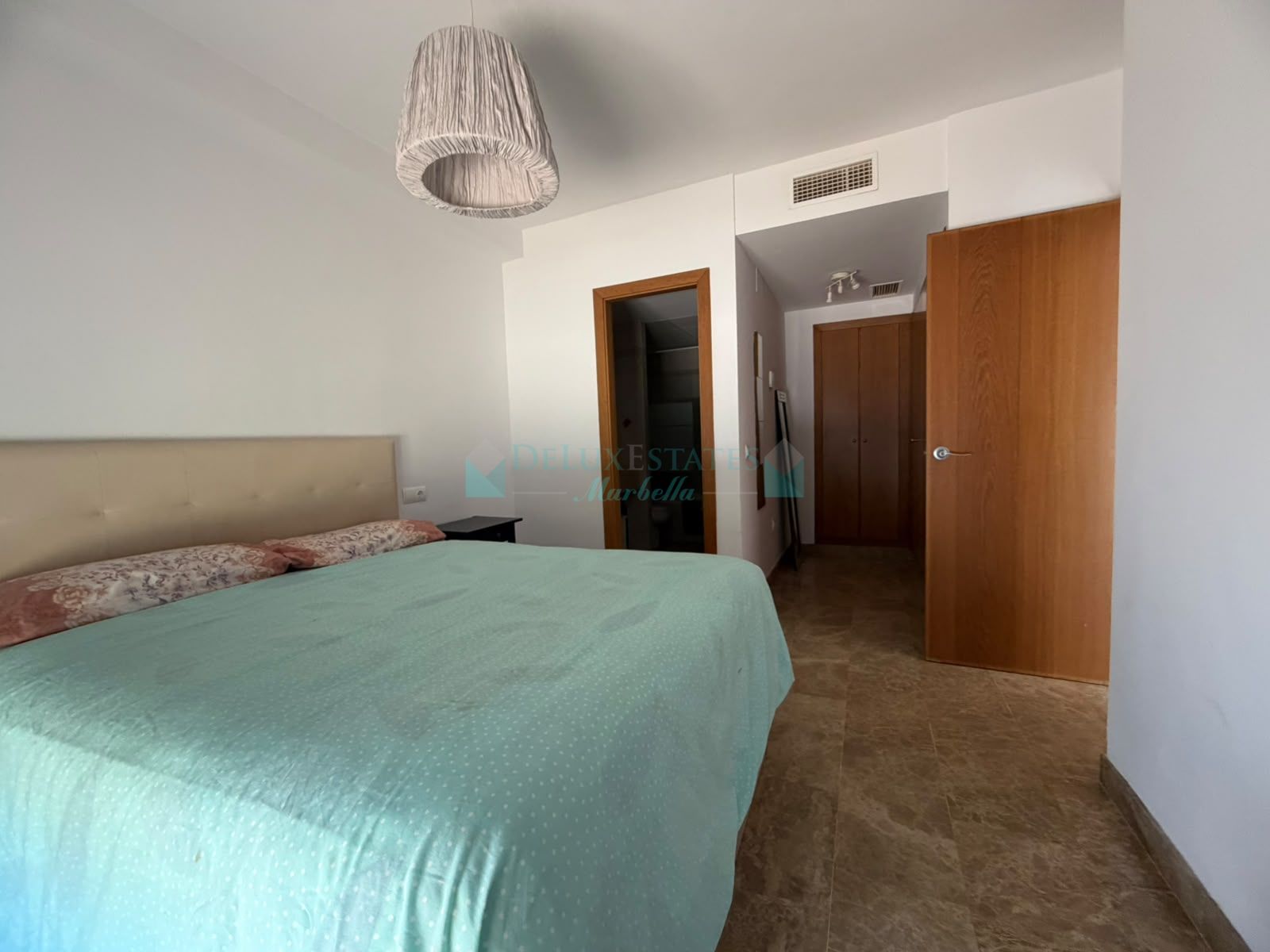 Apartamento Planta Baja en venta en Selwo, Estepona