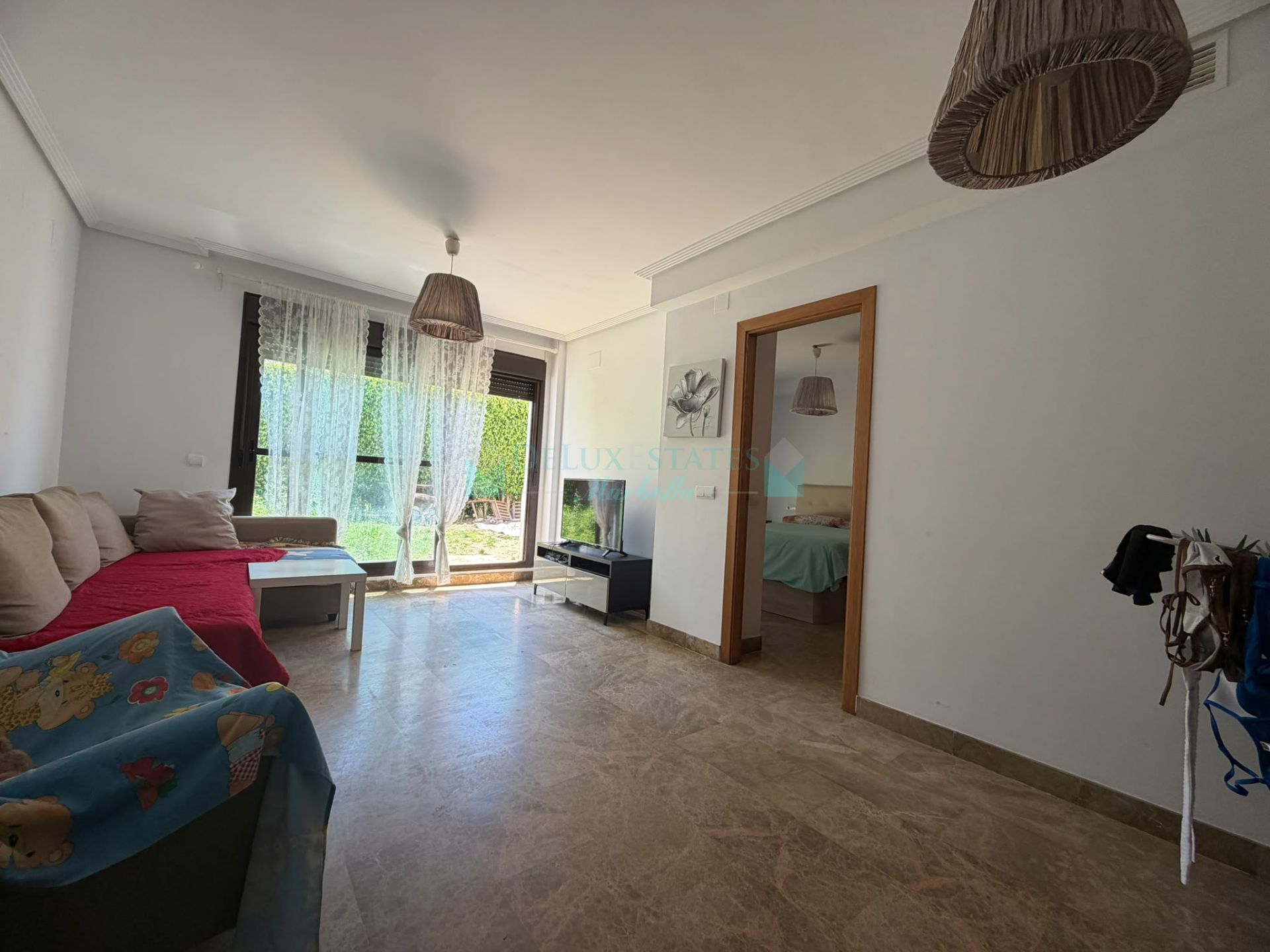Apartamento Planta Baja en venta en Selwo, Estepona
