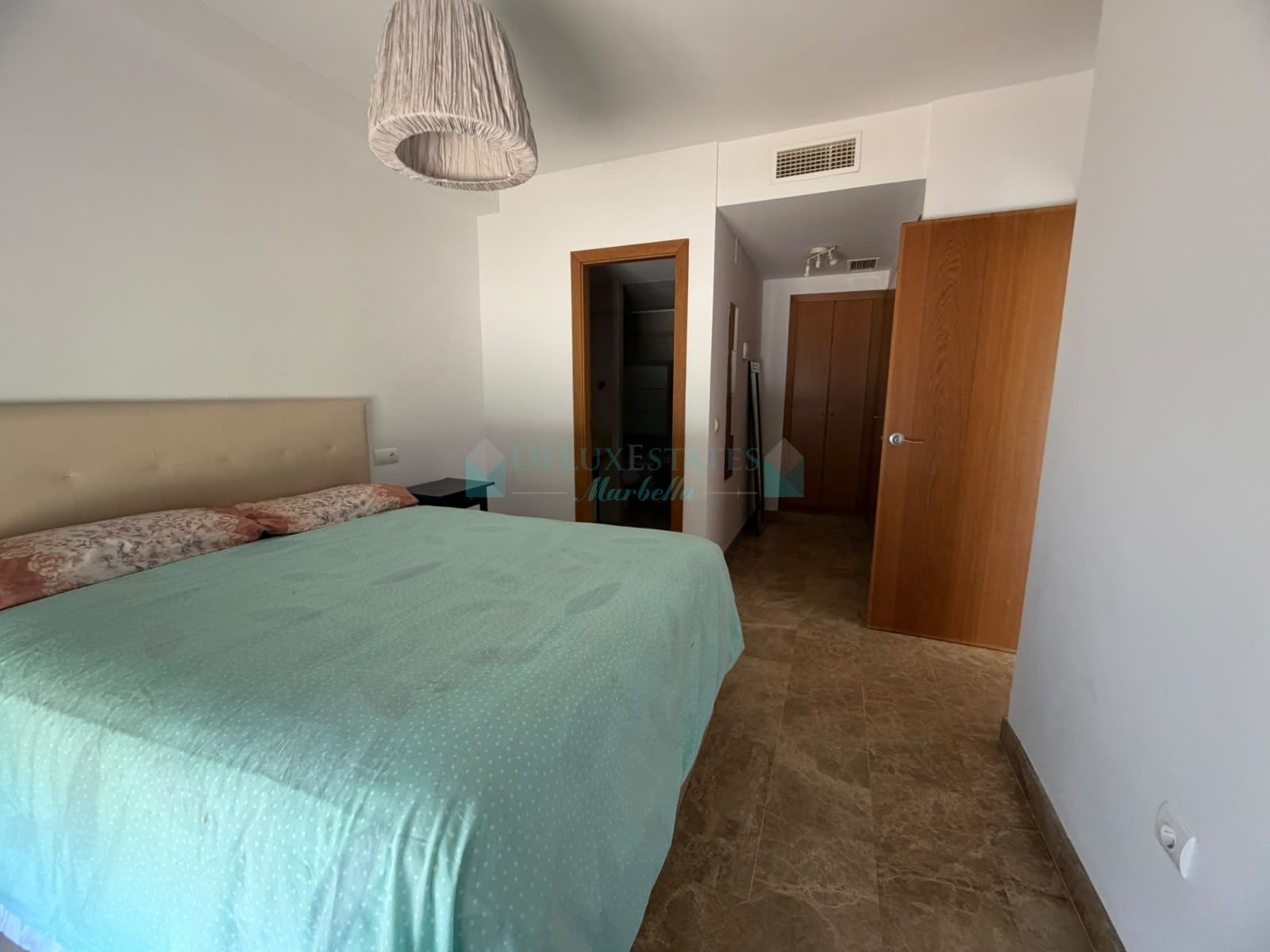 Apartamento Planta Baja en venta en Selwo, Estepona