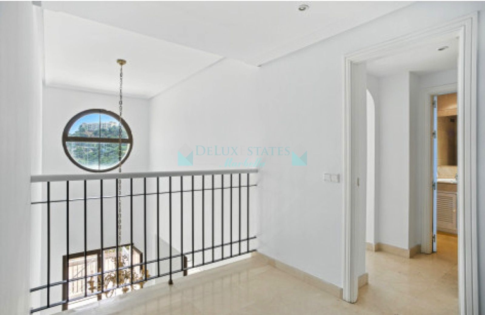 Town House for sale in Los Arqueros, Benahavis
