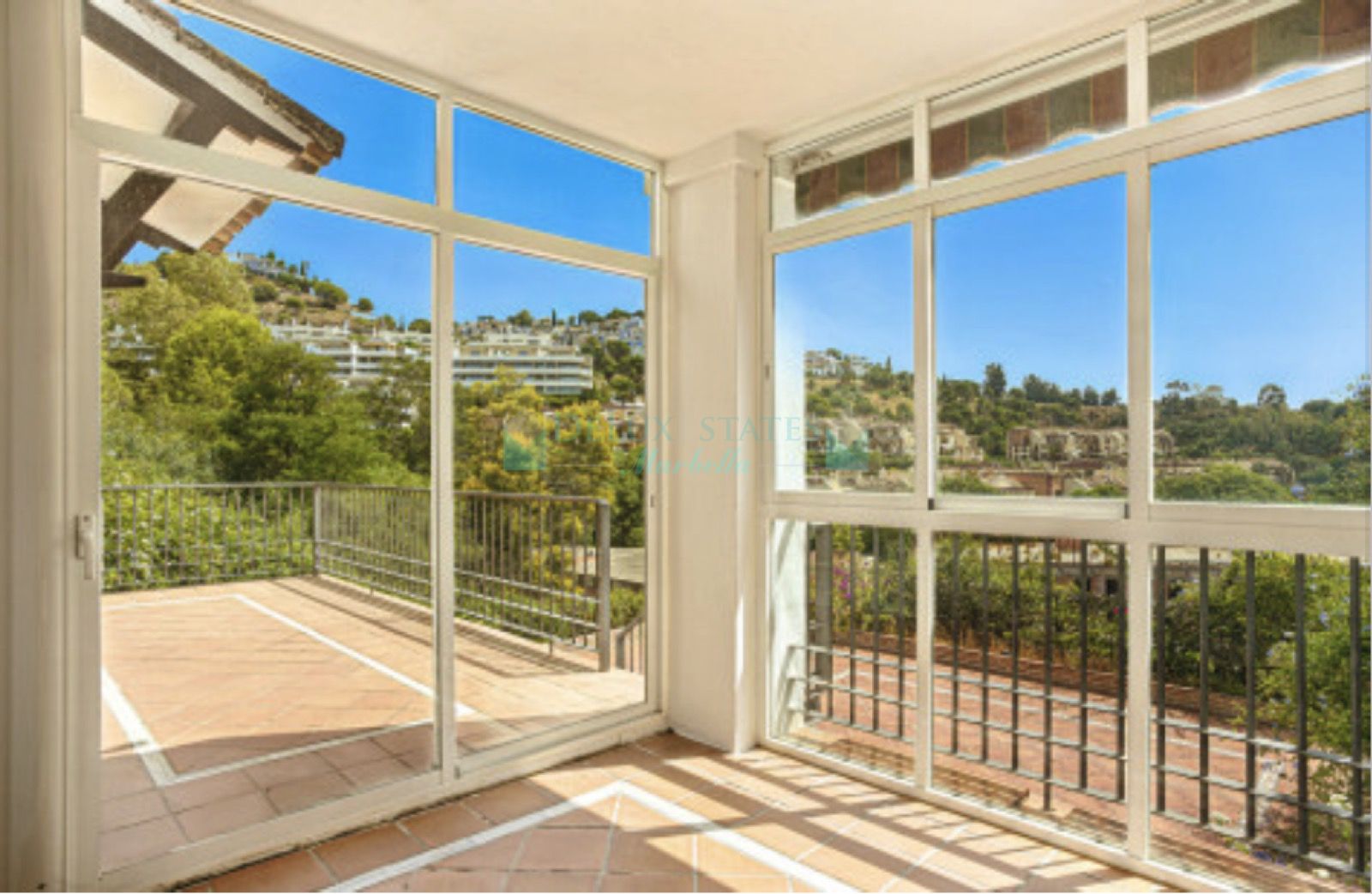 Town House for sale in Los Arqueros, Benahavis