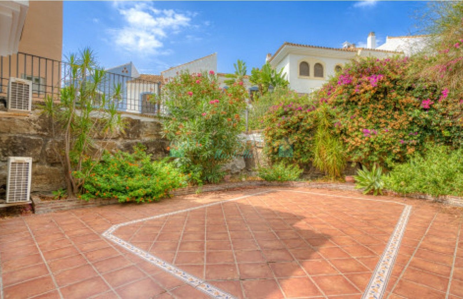 Town House for sale in Los Arqueros, Benahavis