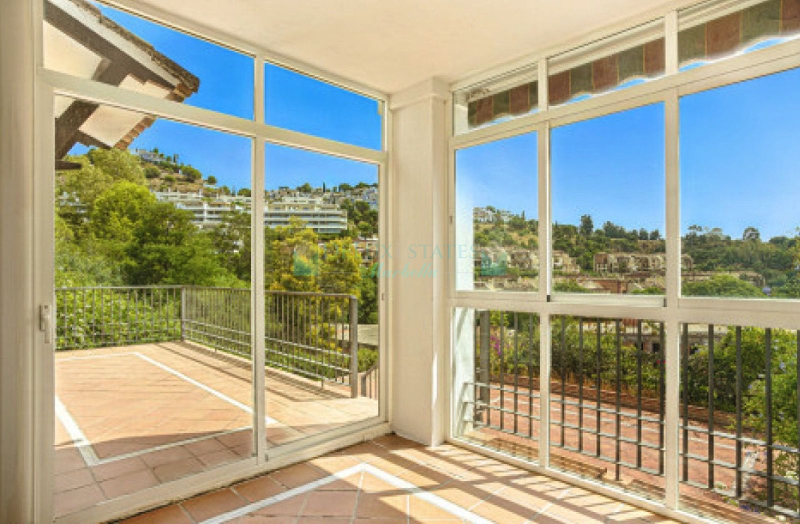 Town House for sale in Los Arqueros, Benahavis