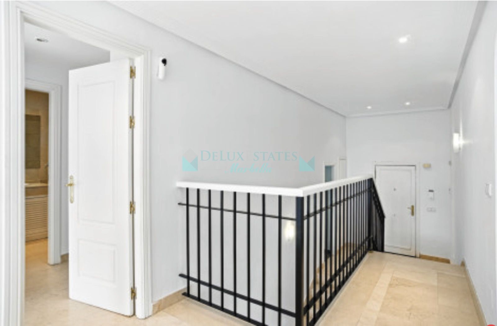 Town House for sale in Los Arqueros, Benahavis