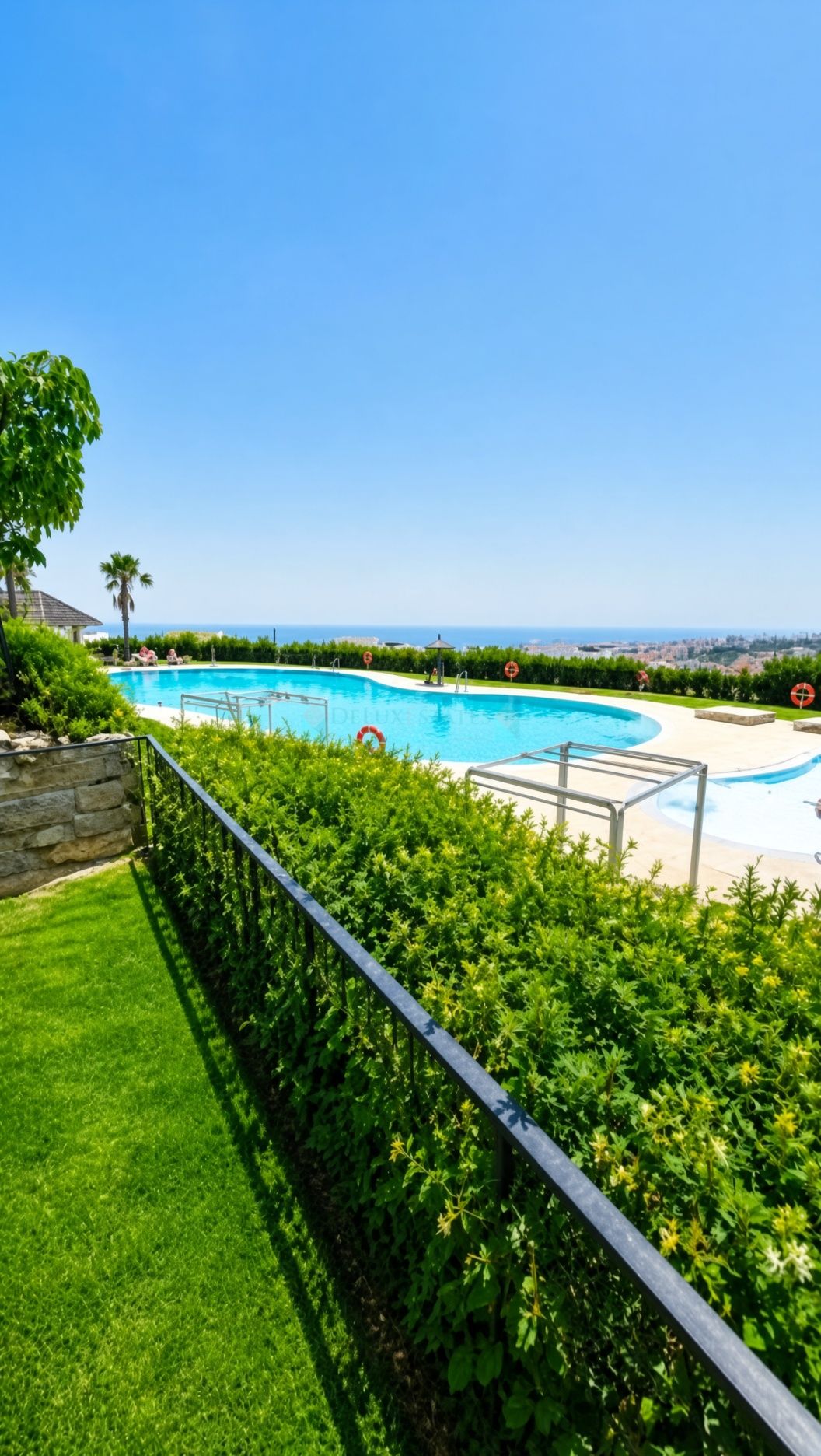 Ground Floor Apartment for sale in Altos de Estepona, Estepona