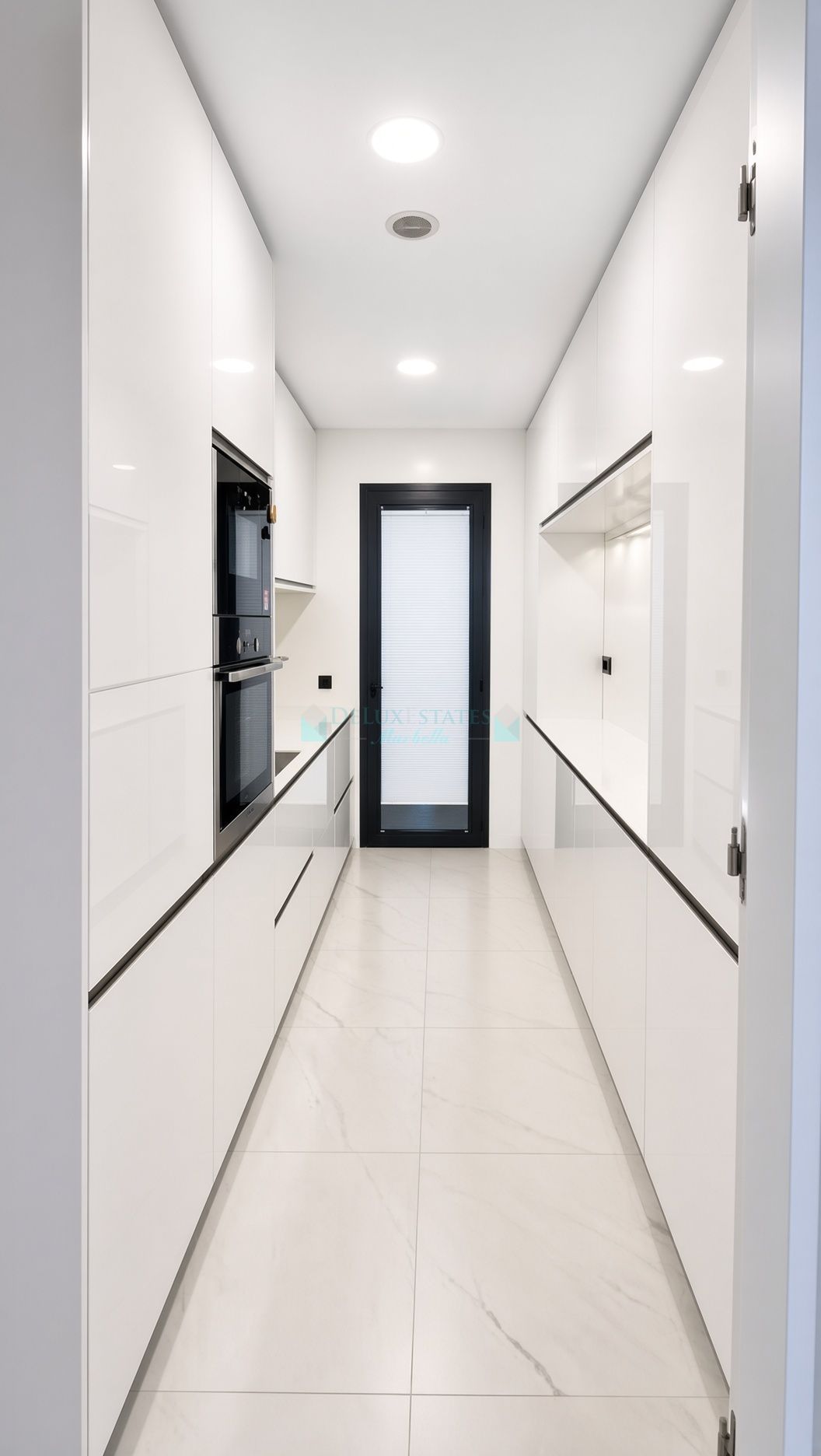 Ground Floor Apartment for sale in Altos de Estepona, Estepona