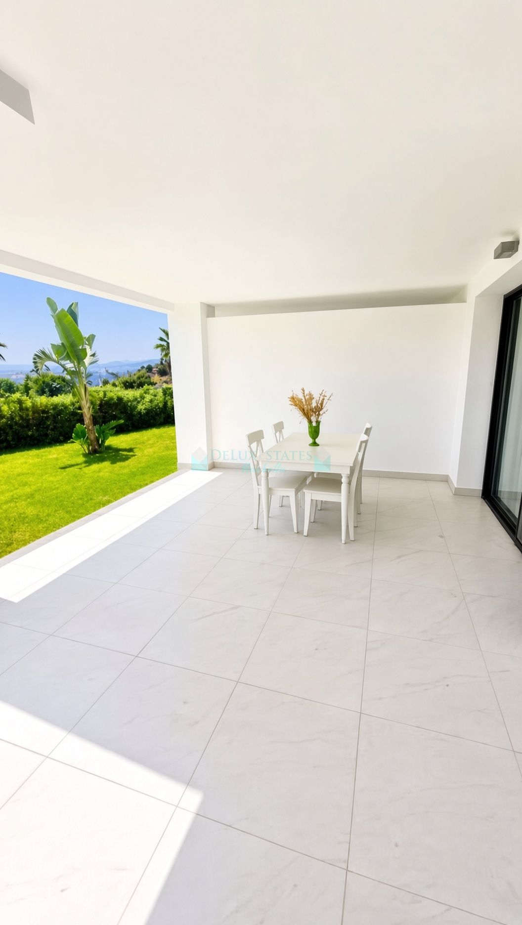 Ground Floor Apartment for sale in Altos de Estepona, Estepona
