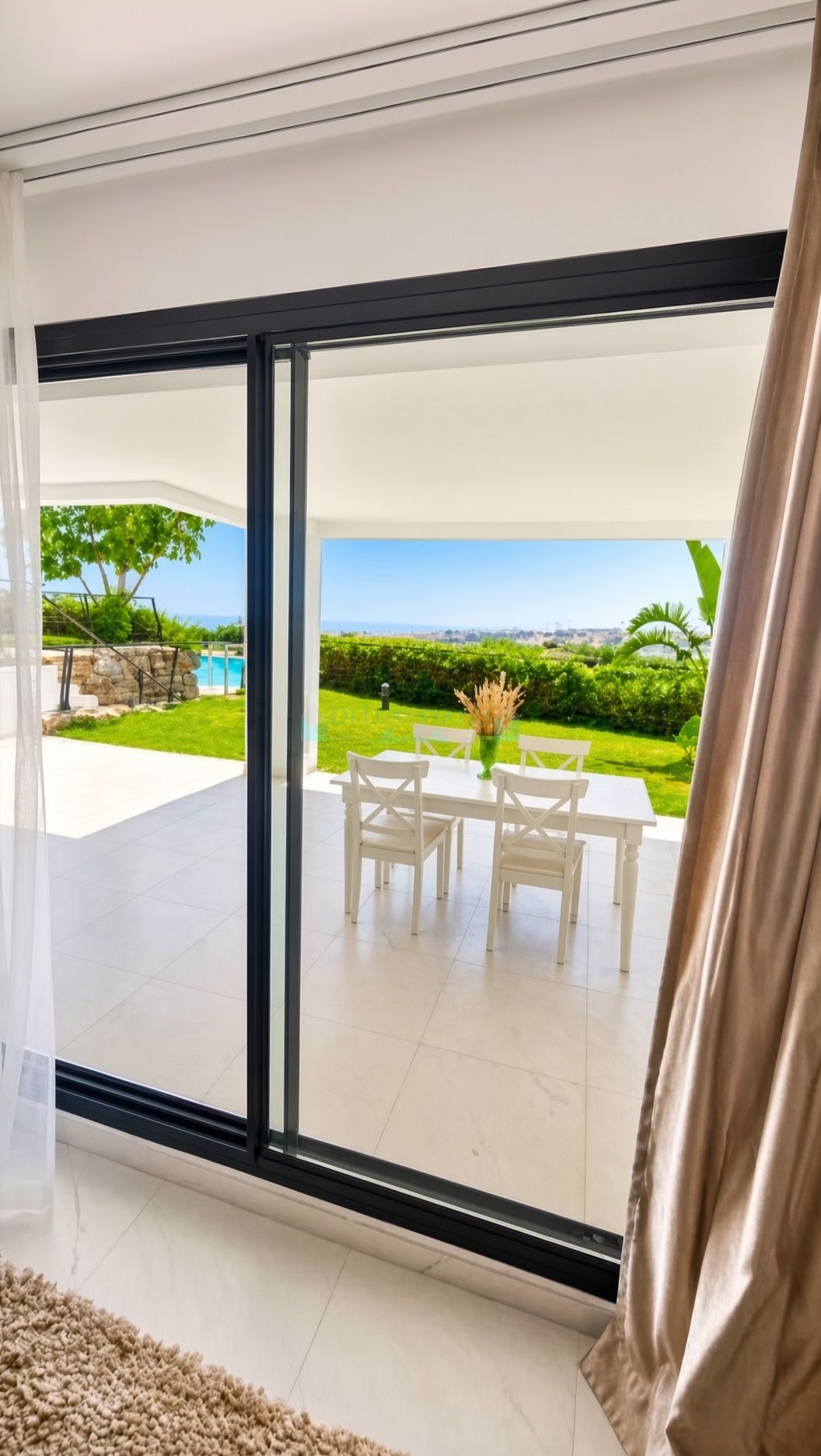 Ground Floor Apartment for sale in Altos de Estepona, Estepona