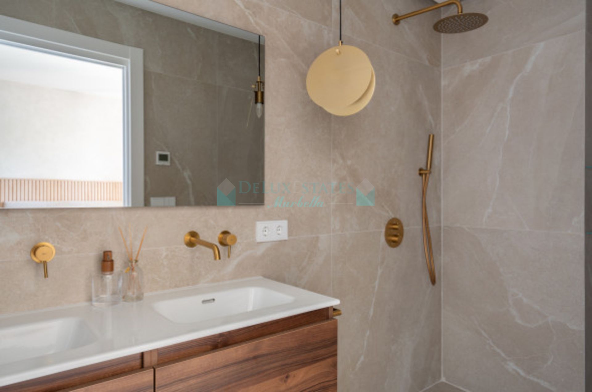 Apartment for sale in Cumbres del Rodeo, Nueva Andalucia