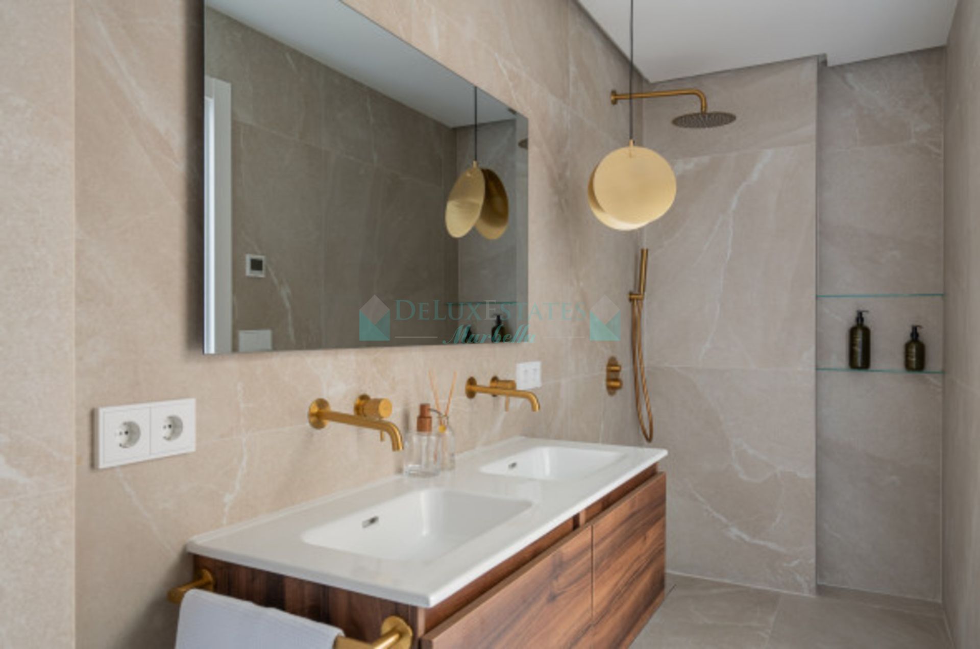 Apartment for sale in Cumbres del Rodeo, Nueva Andalucia