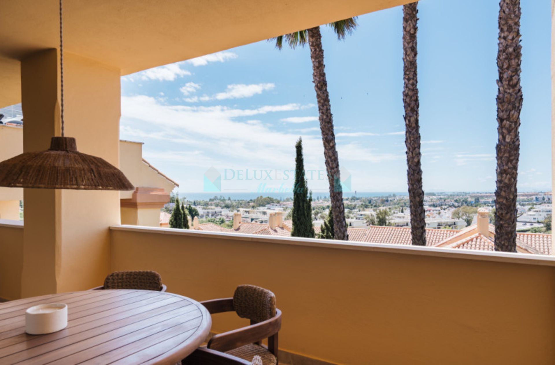 Apartment for sale in Cumbres del Rodeo, Nueva Andalucia