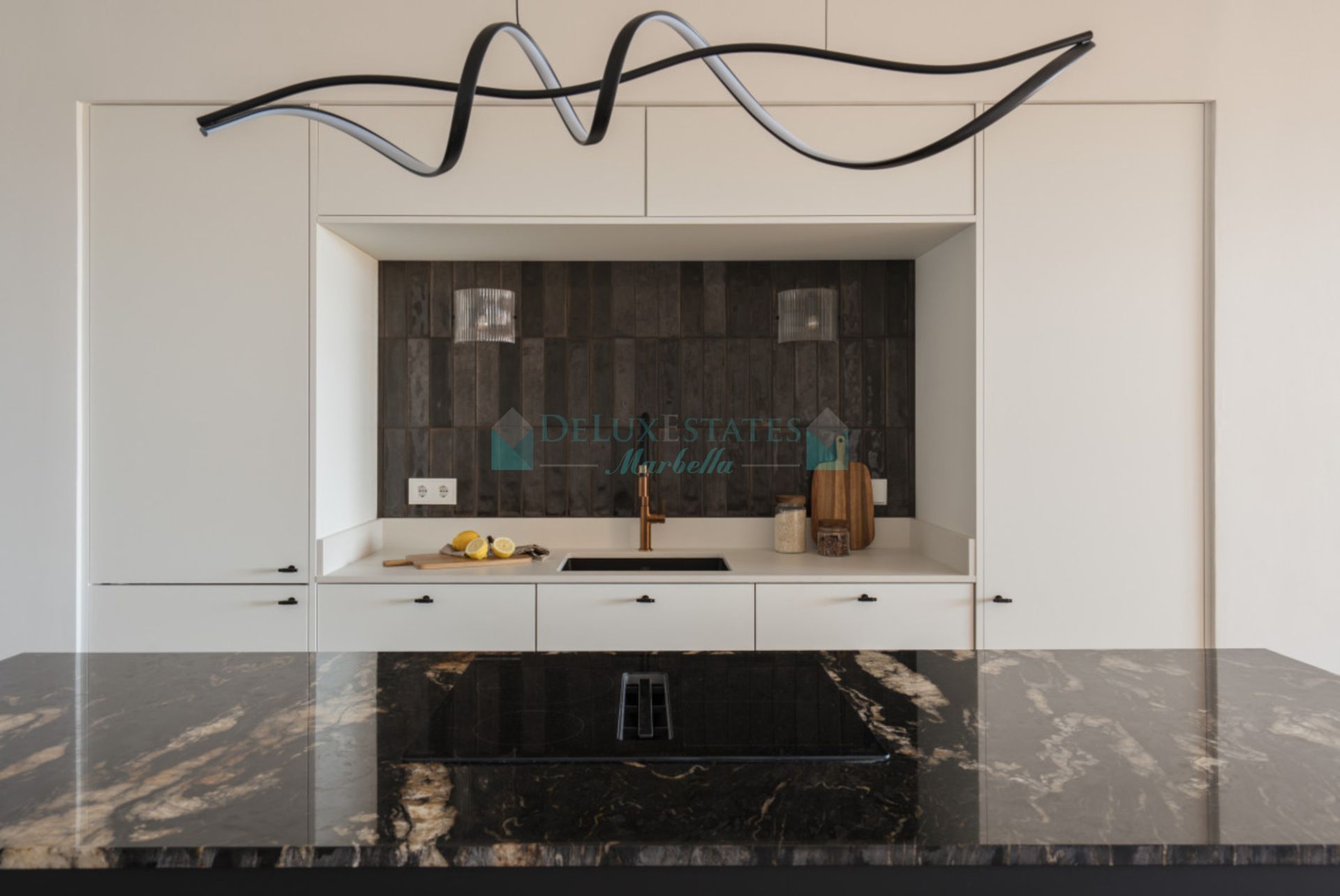 Apartment for sale in Cumbres del Rodeo, Nueva Andalucia
