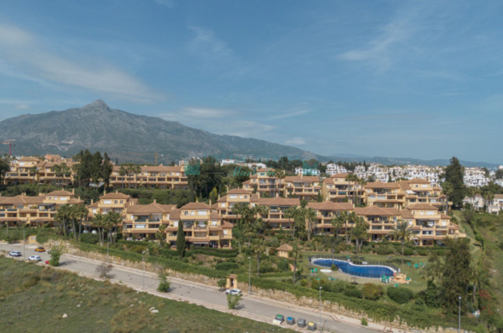 Apartment for sale in Cumbres del Rodeo, Nueva Andalucia