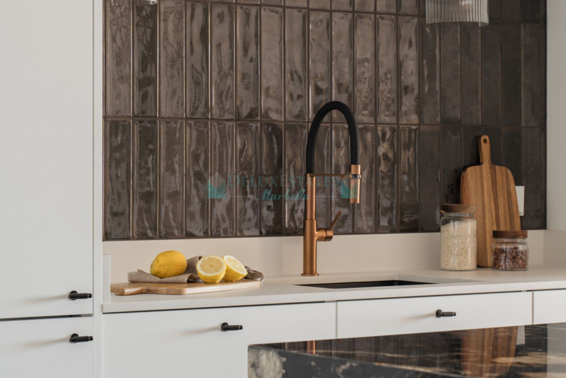Apartment for sale in Cumbres del Rodeo, Nueva Andalucia