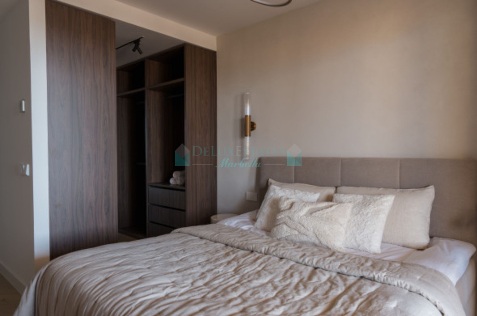 Apartment for sale in Cumbres del Rodeo, Nueva Andalucia