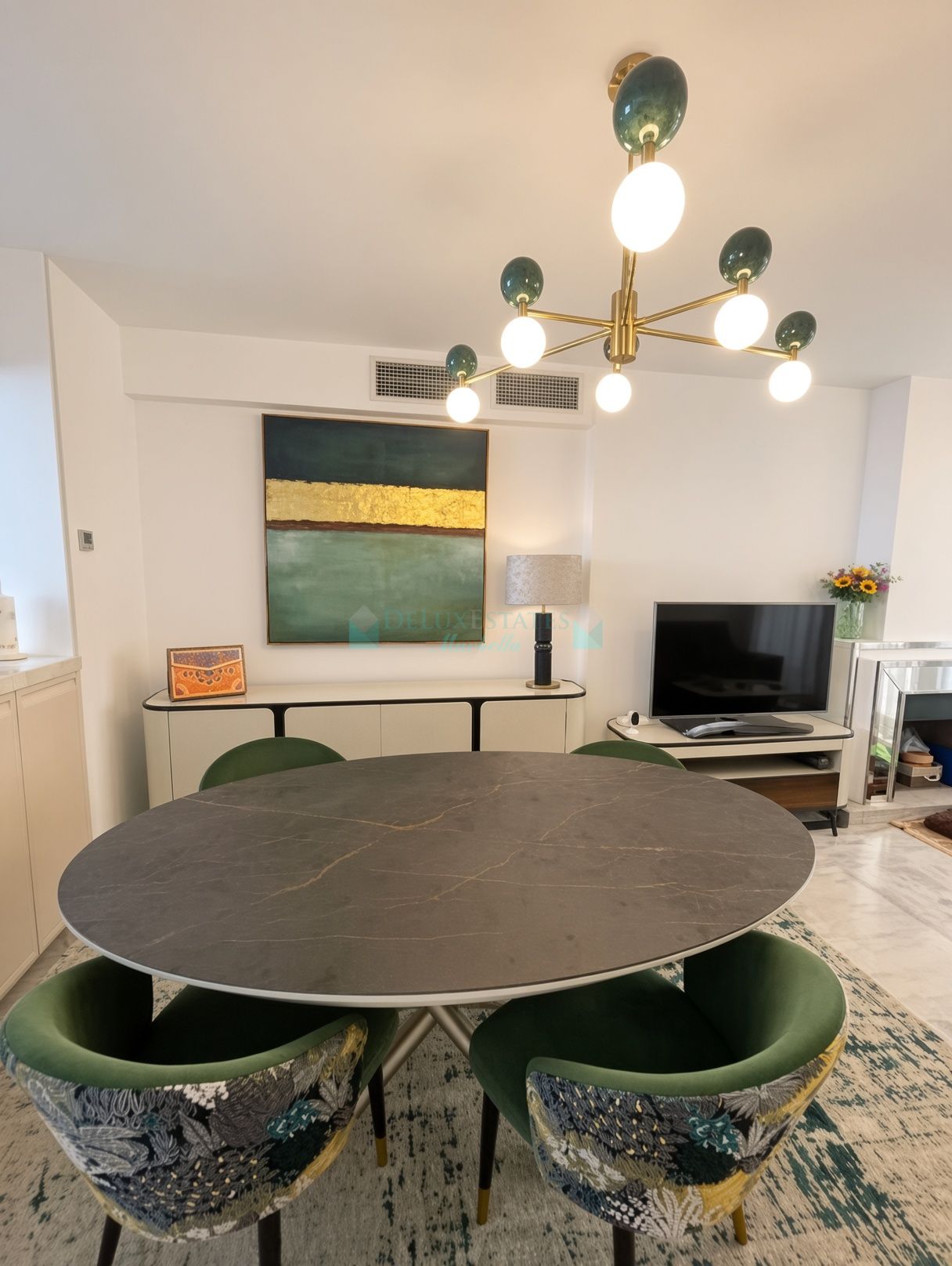 Duplex for sale in Playa de la Fontanilla, Marbella