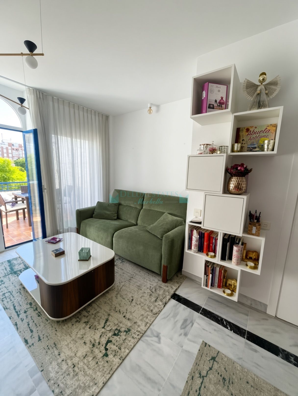 Duplex for sale in Playa de la Fontanilla, Marbella
