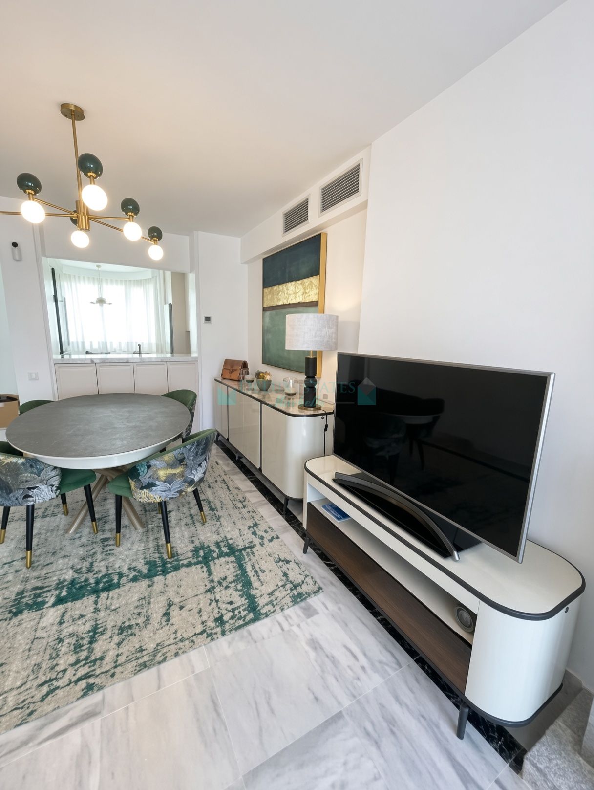 Duplex for sale in Playa de la Fontanilla, Marbella