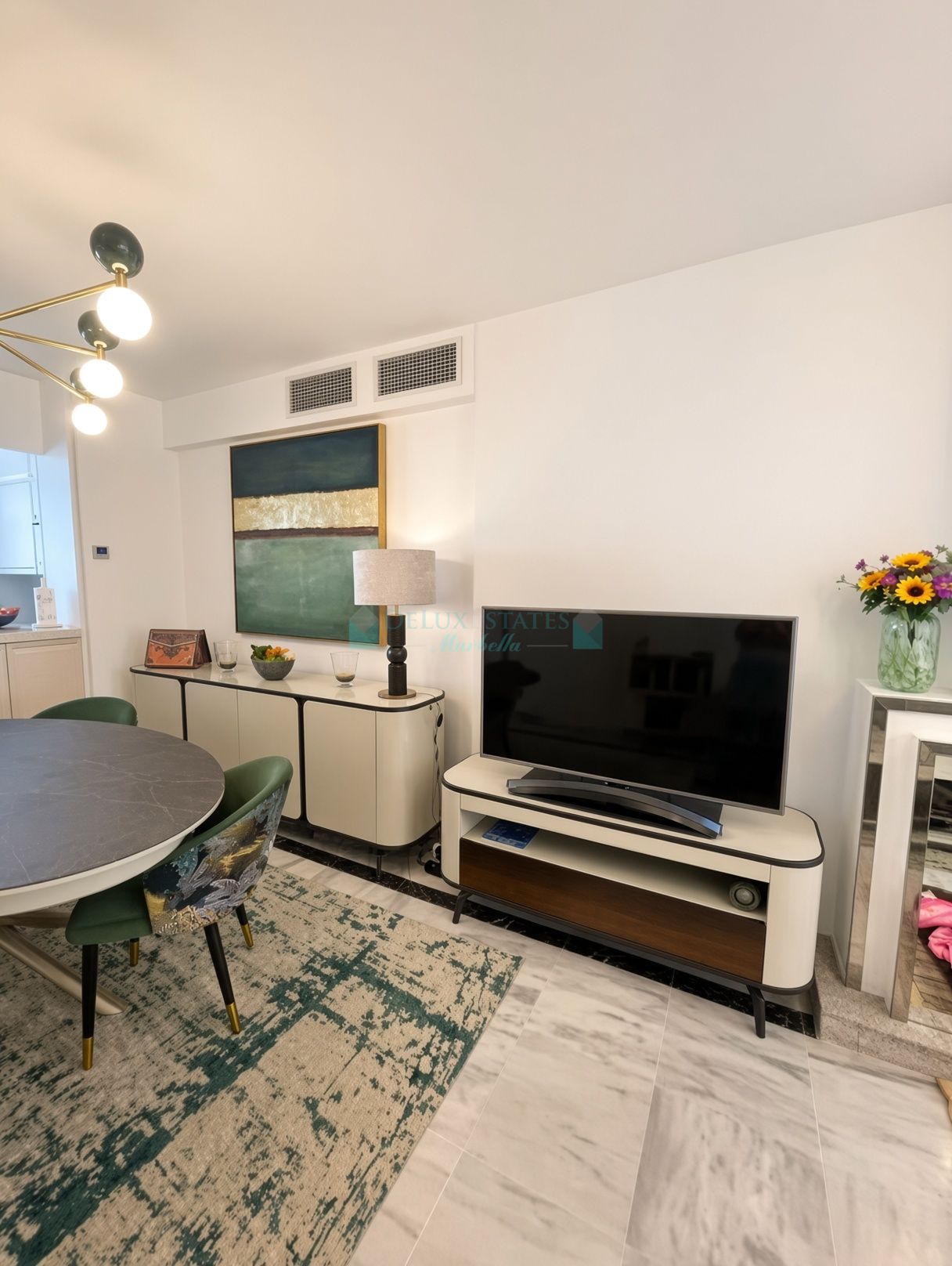 Duplex for sale in Playa de la Fontanilla, Marbella