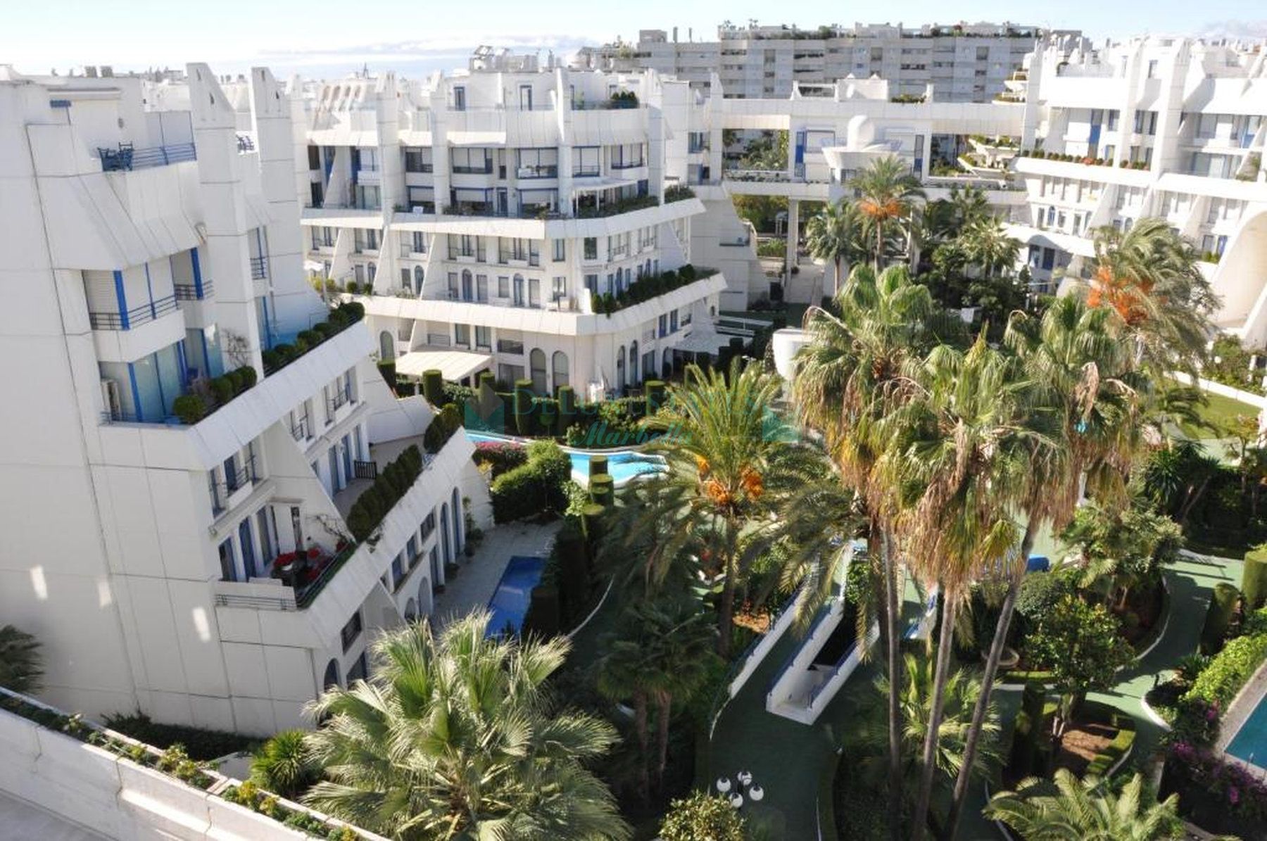 Duplex for sale in Playa de la Fontanilla, Marbella