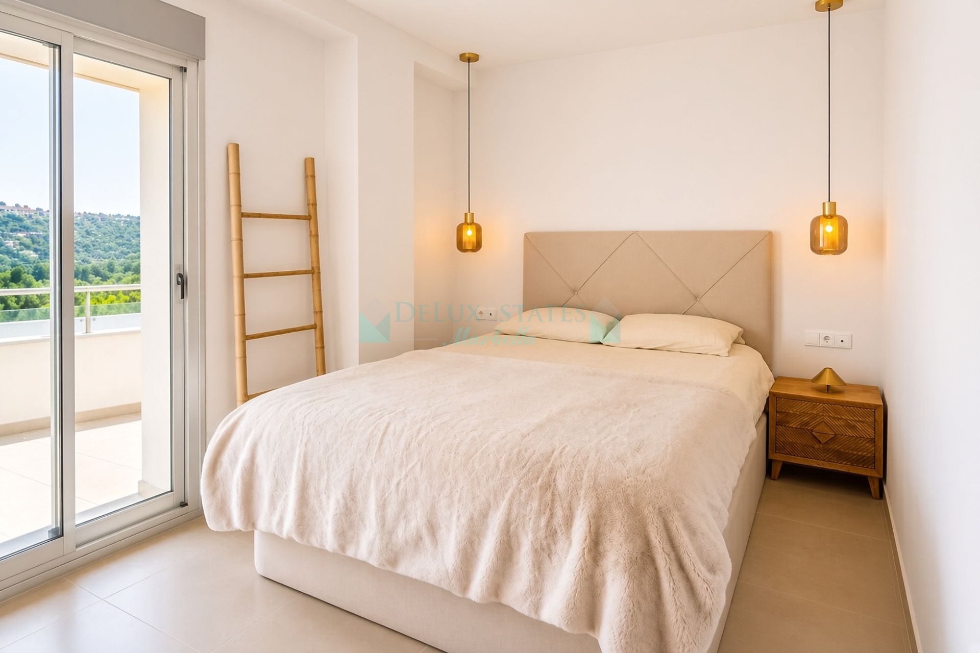Apartamento en venta en Cancelada, Estepona