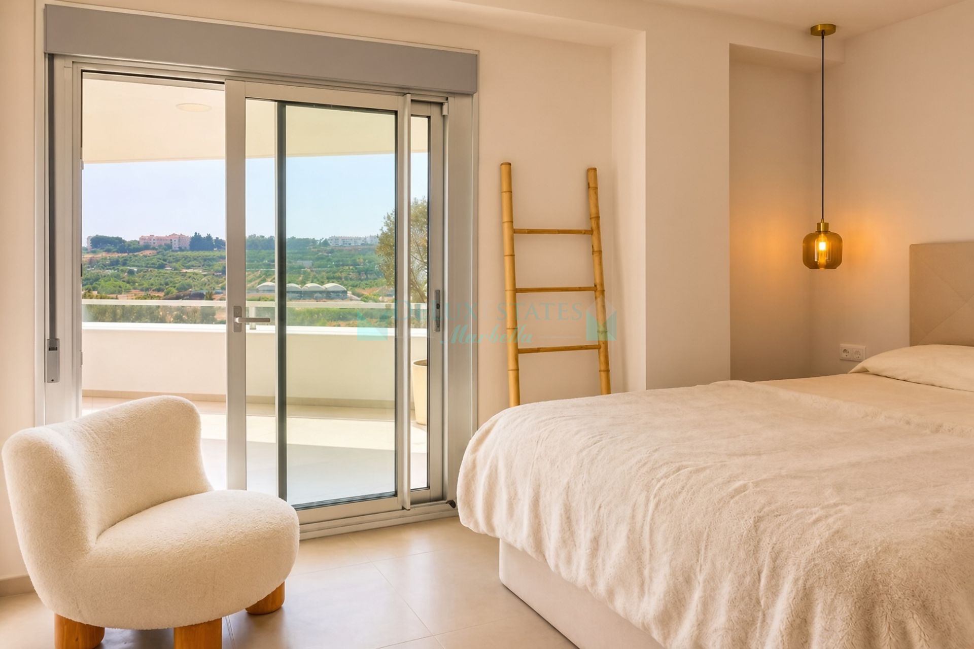 Apartamento en venta en Cancelada, Estepona