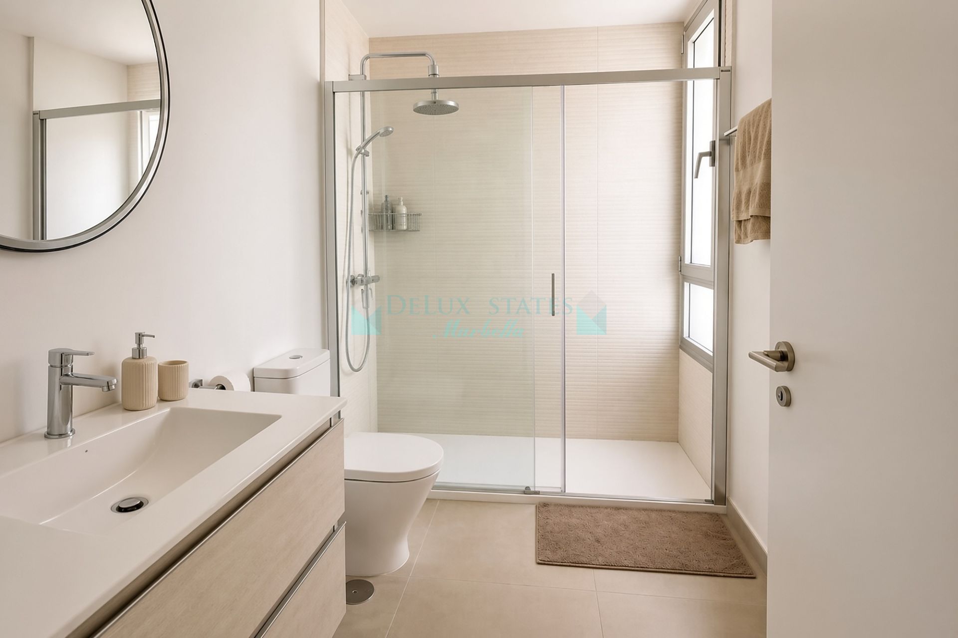 Apartamento en venta en Cancelada, Estepona