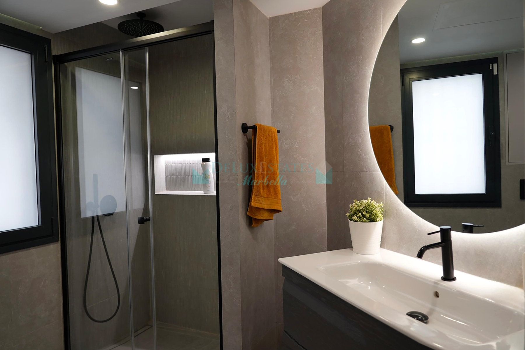 Apartamento Planta Baja en venta en La Maestranza, Nueva Andalucia