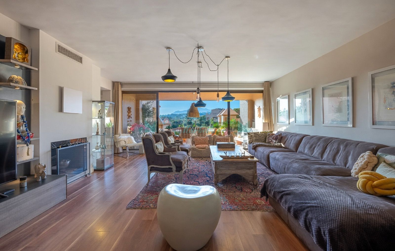 Duplex Penthouse for sale in La Cartuja del Golf, Estepona