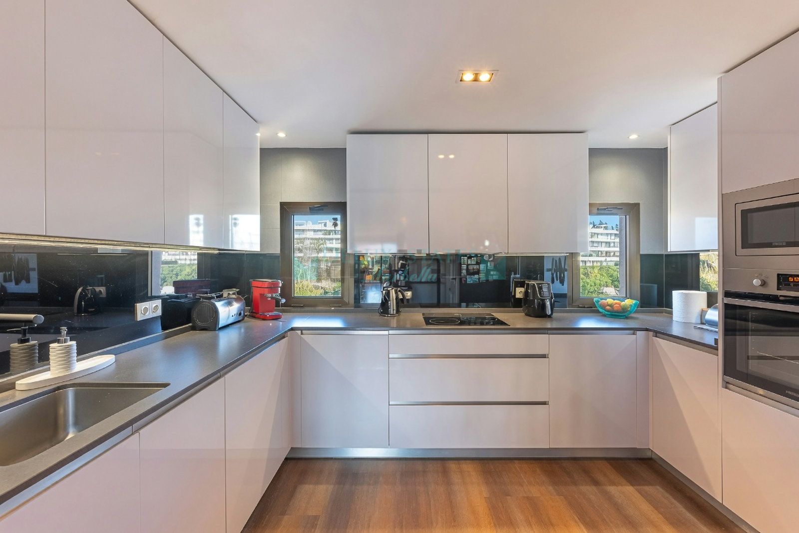 Duplex Penthouse for sale in La Cartuja del Golf, Estepona