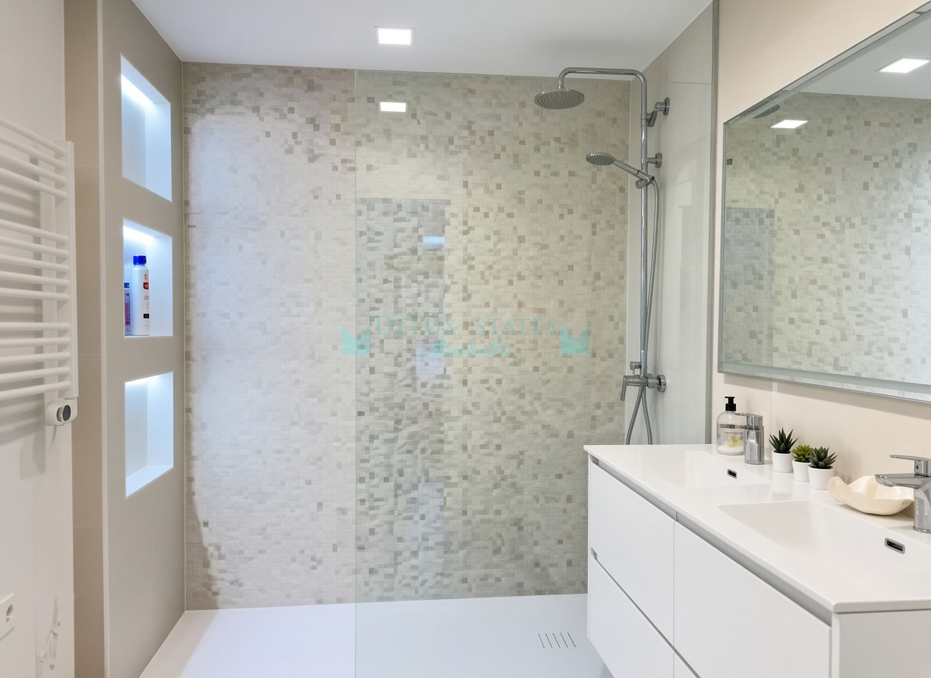 Apartment for sale in La Maestranza, Nueva Andalucia
