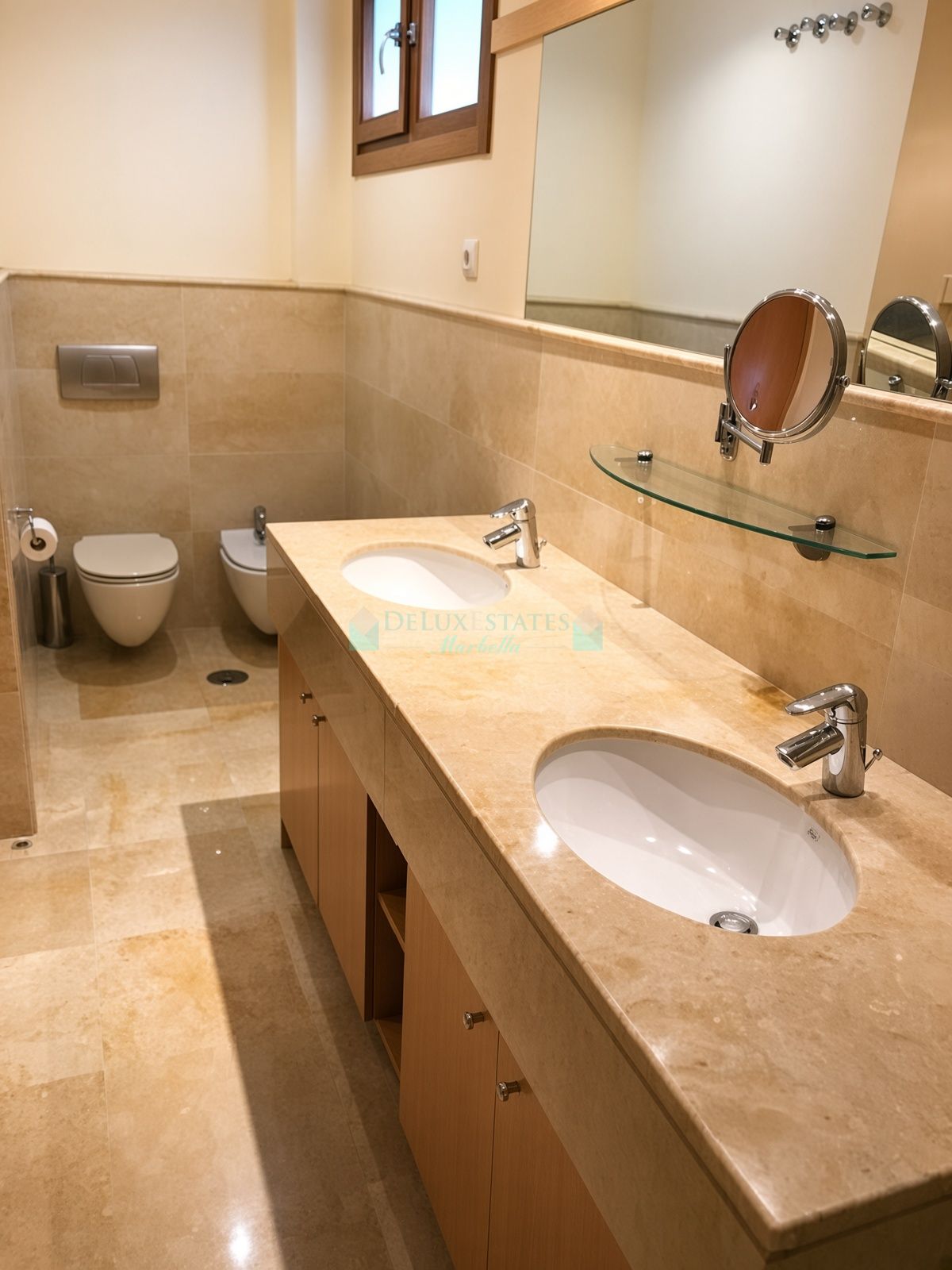 Apartamento en venta en Los Altos de los Monteros, Marbella Este