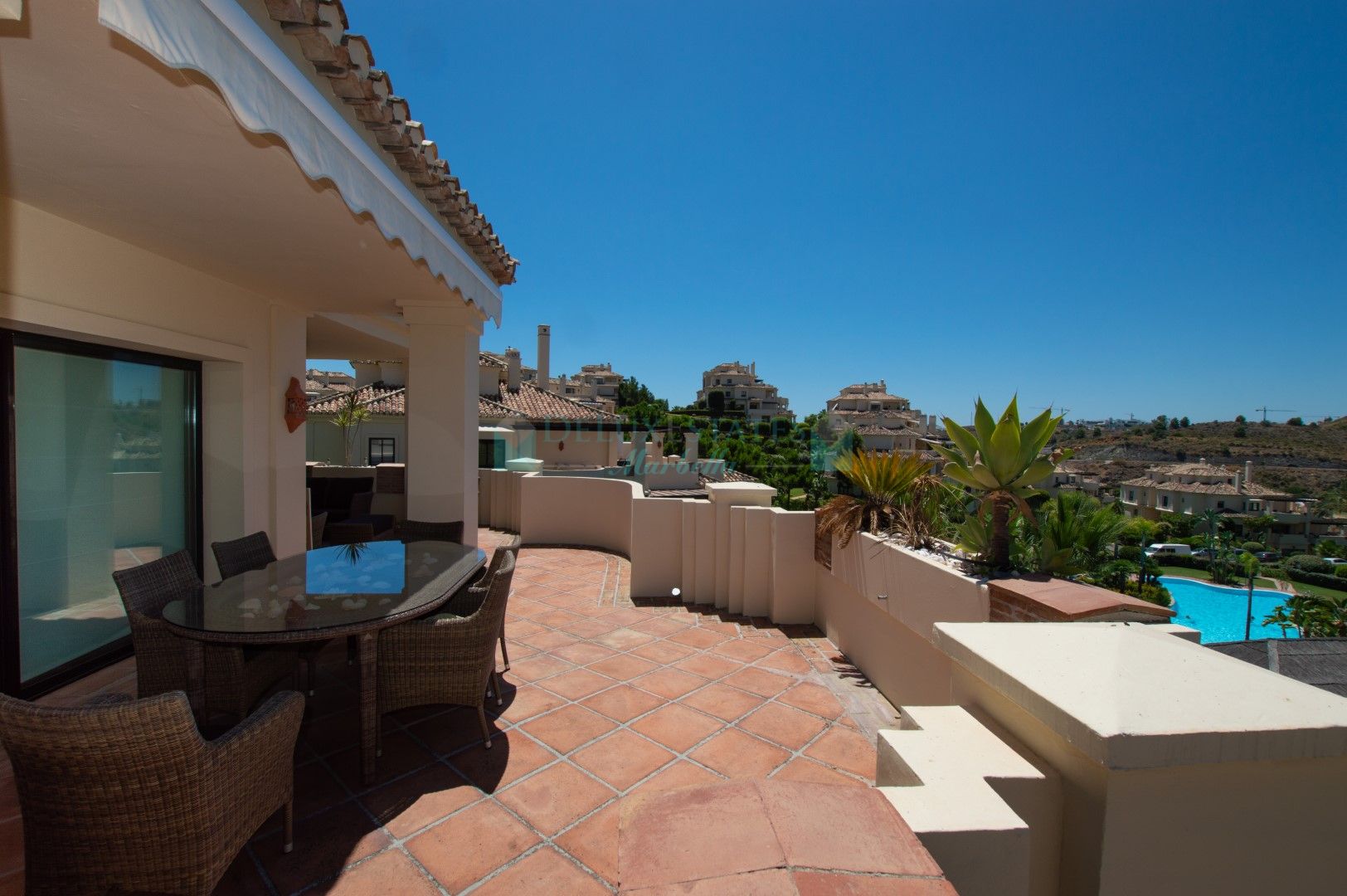 Apartment for sale in Benahavis