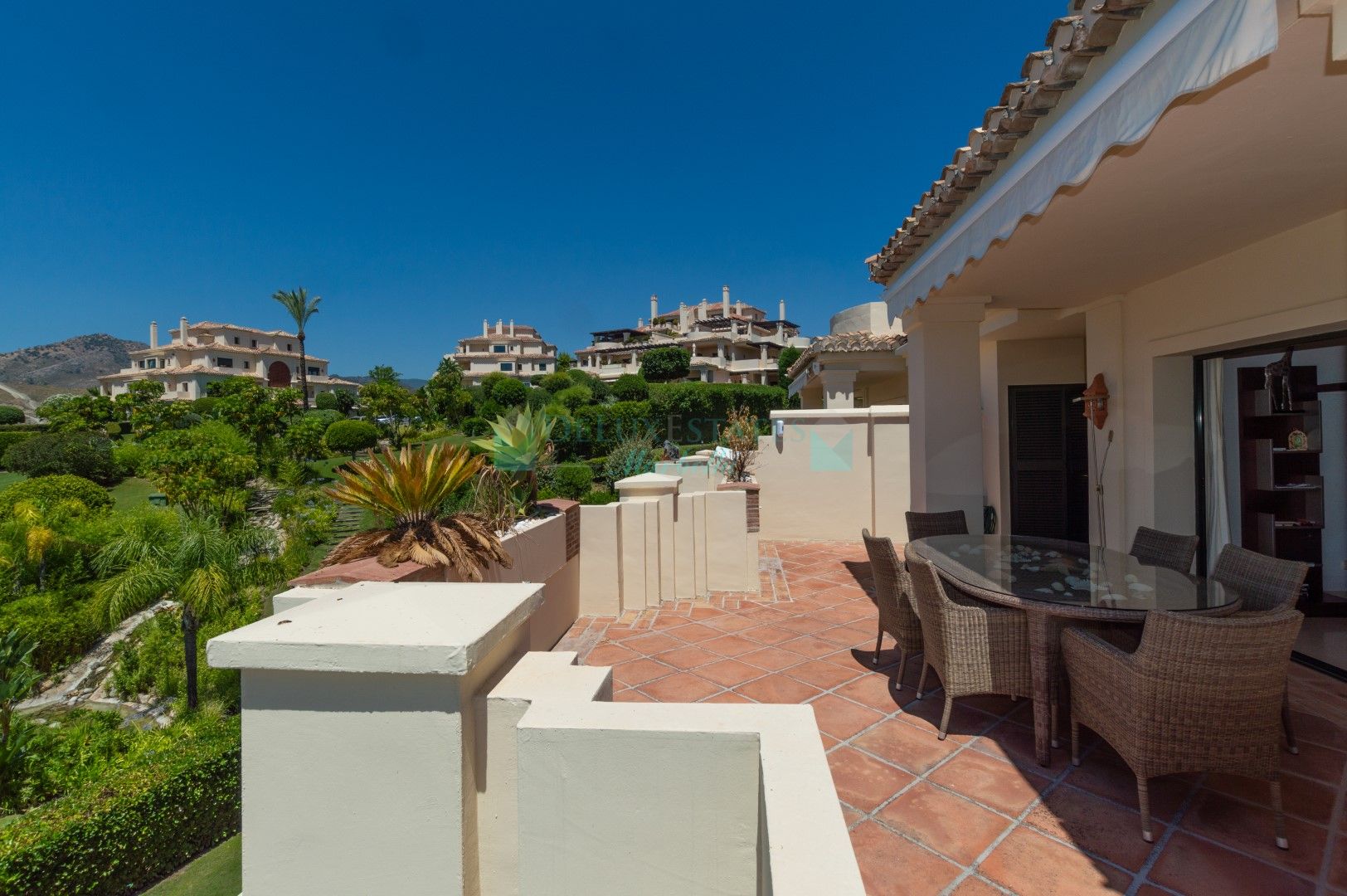 Apartment for sale in Benahavis