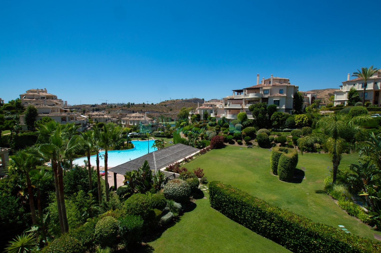 Apartment for sale in Benahavis