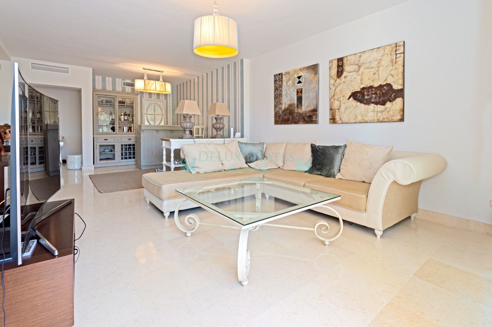 Apartment for sale in Benahavis