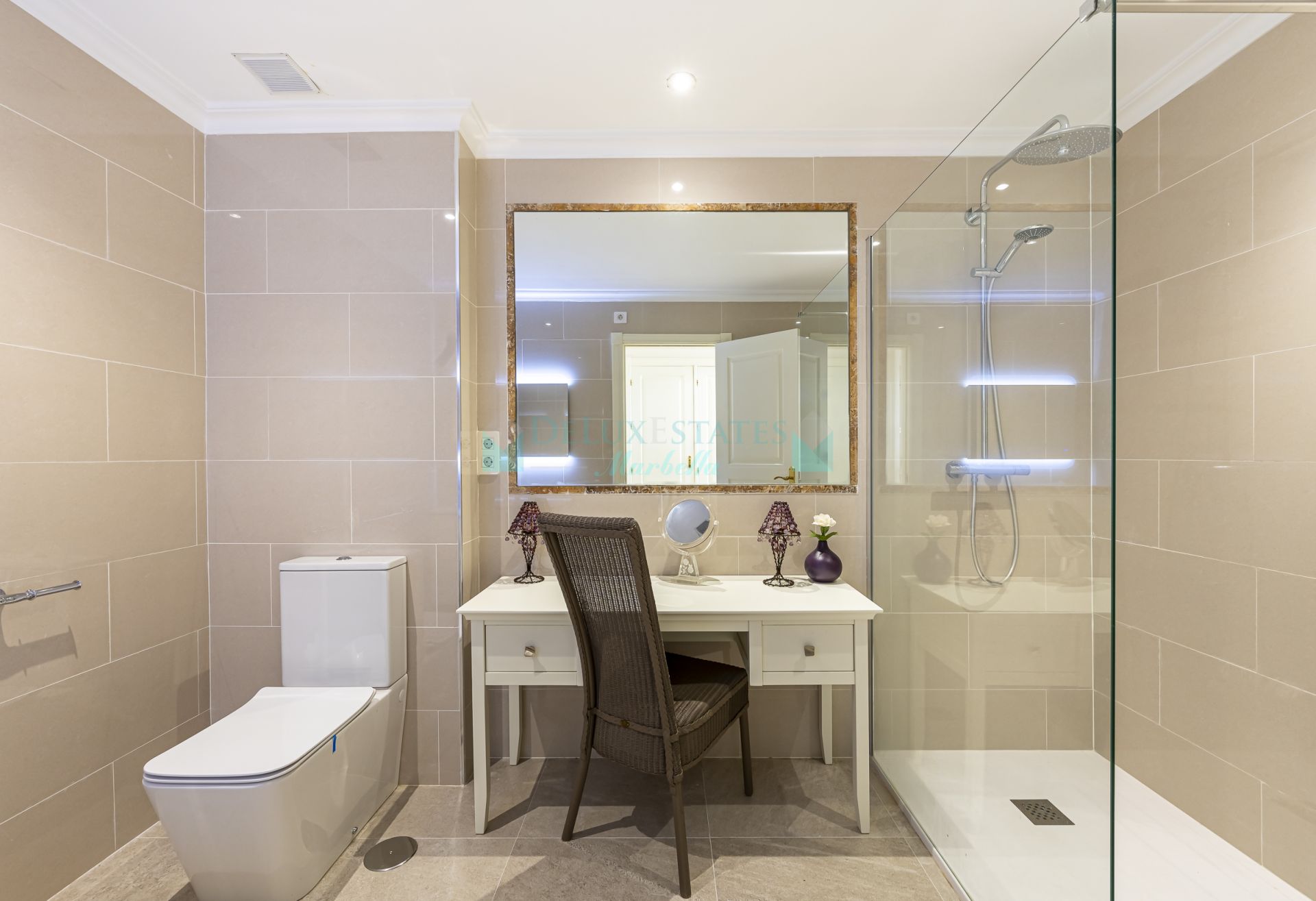 Apartamento en venta en Benavista, Estepona