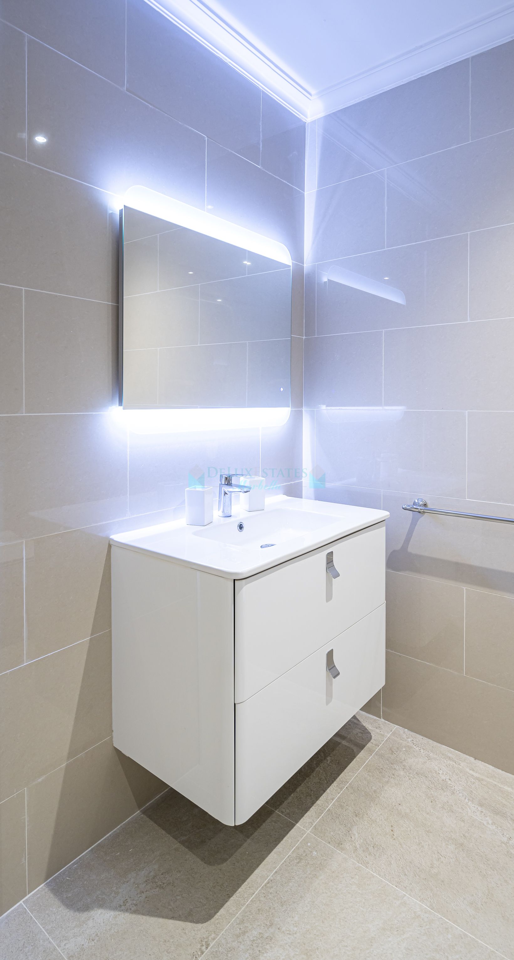 Apartamento en venta en Benavista, Estepona