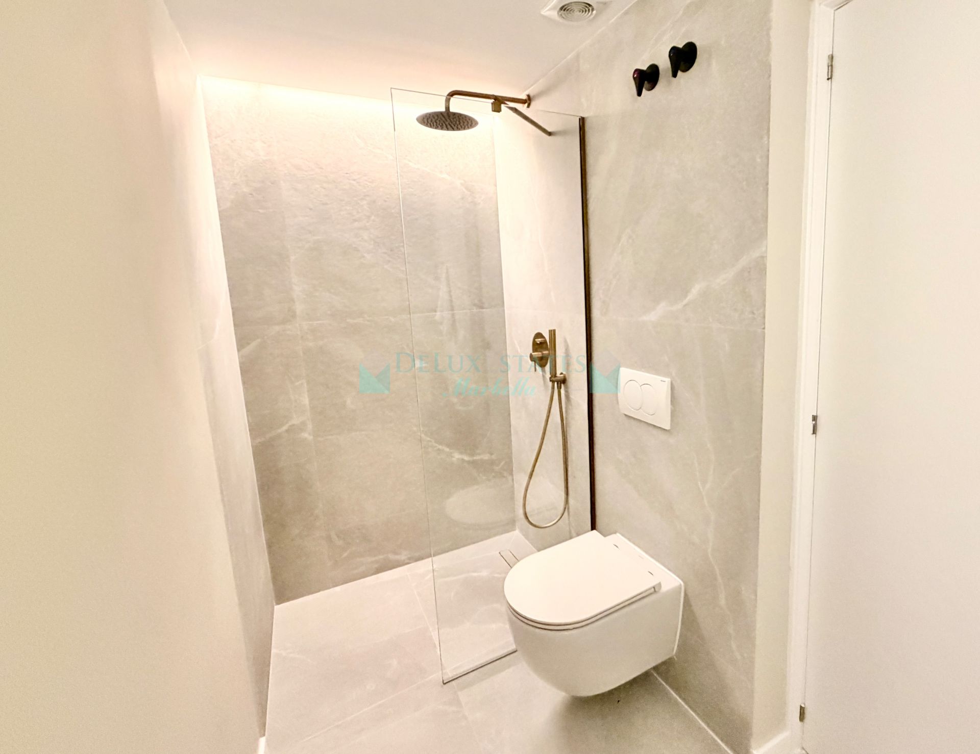 Apartamento en venta en La Quinta, Benahavis